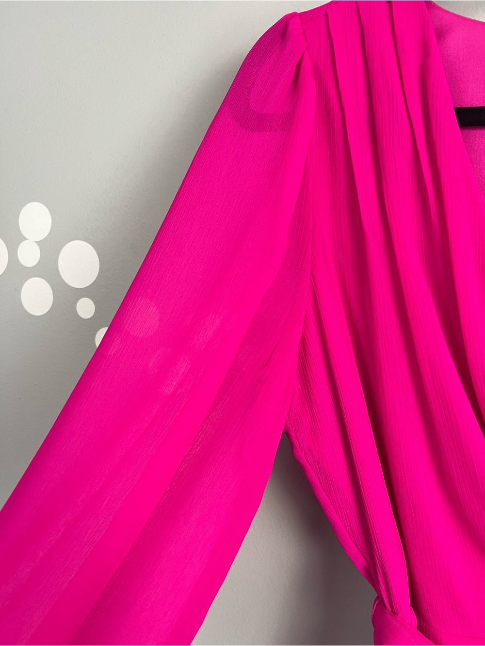 Express NWT Hot Pink Surplice Wrap Romper Long Sleeve Tie Waist Size XS - Picture 6 of 12